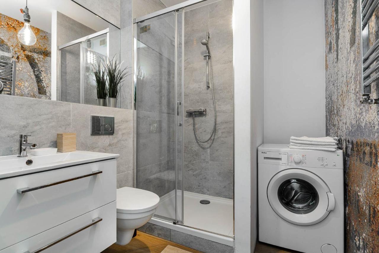 Stylish Apartment In The City Center Of วอร์ซอ ภายนอก รูปภาพ